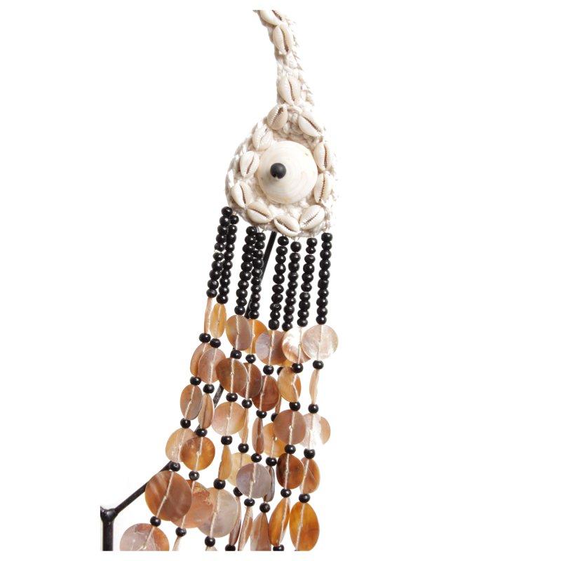 Handgemaakte Schaalketting op Metalen Standaard