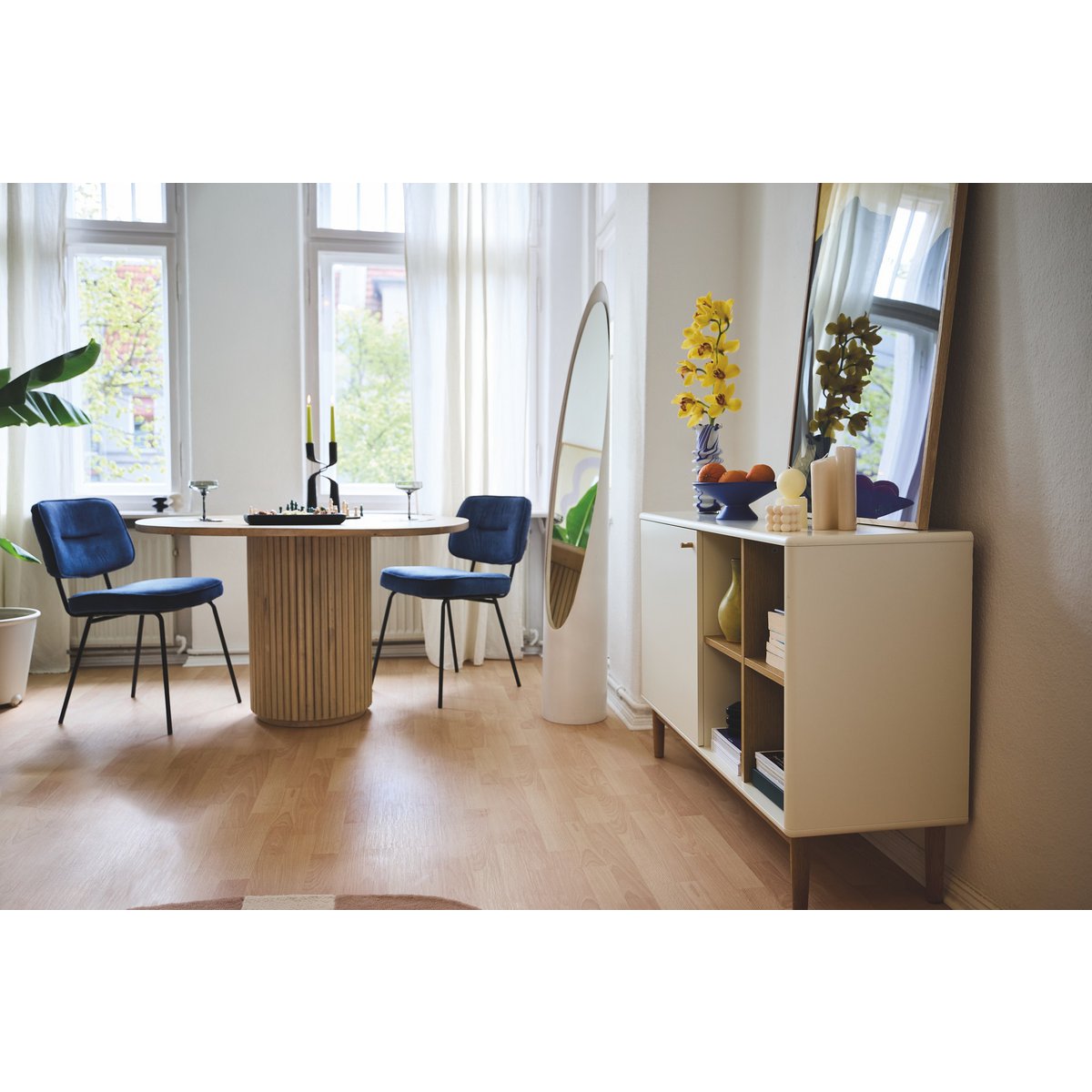 Round dining table 120x120 cm Mango wood