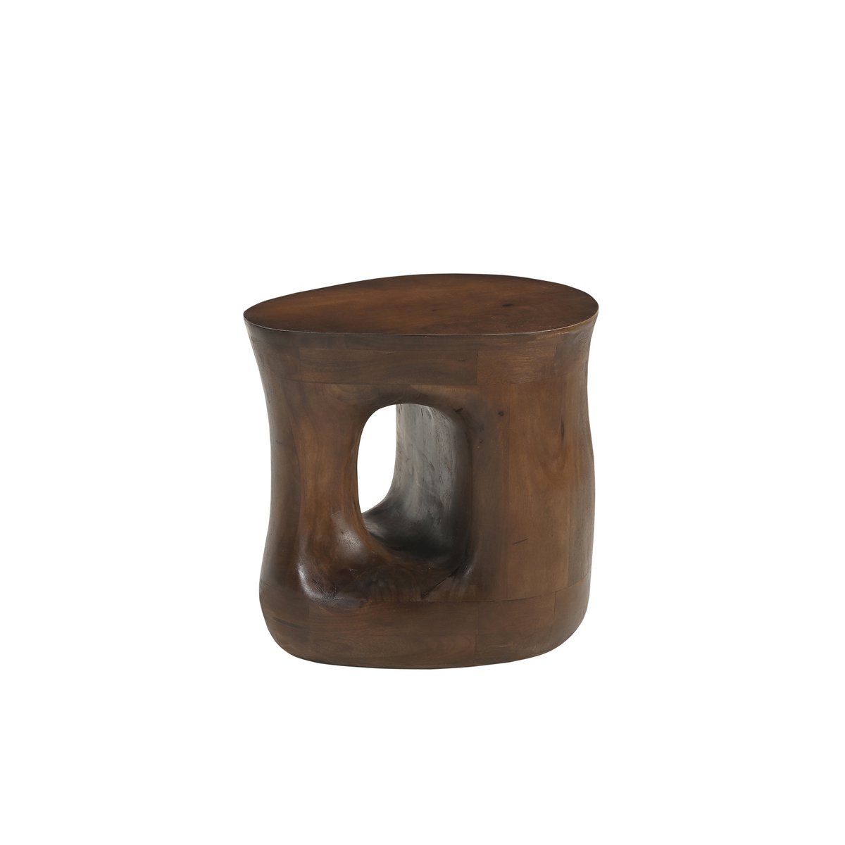 Bijzettafel van mangohout met asymmetrisch ontwerp in woonkamer