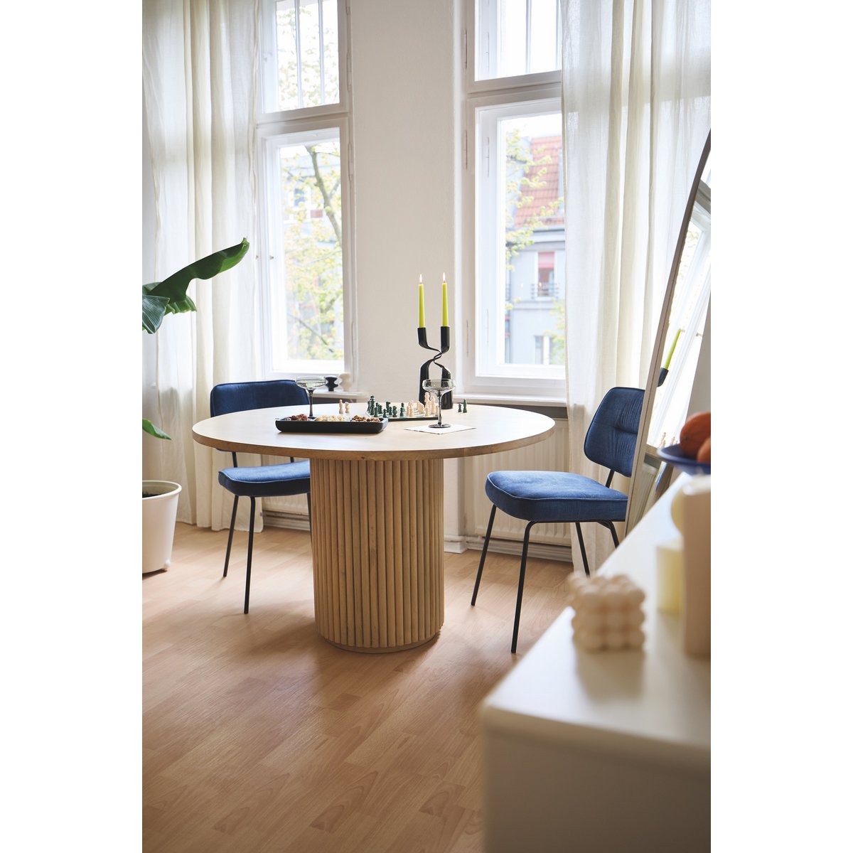 Round dining table 120x120 cm Mango wood