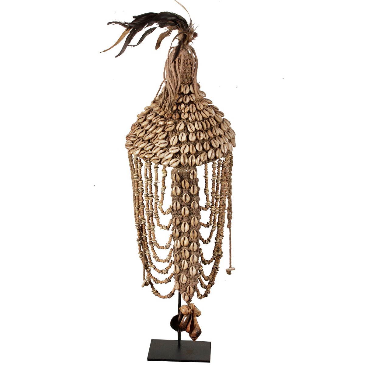 Handgemaakte Papoea hoed van zeeschelpen als decoratief accent