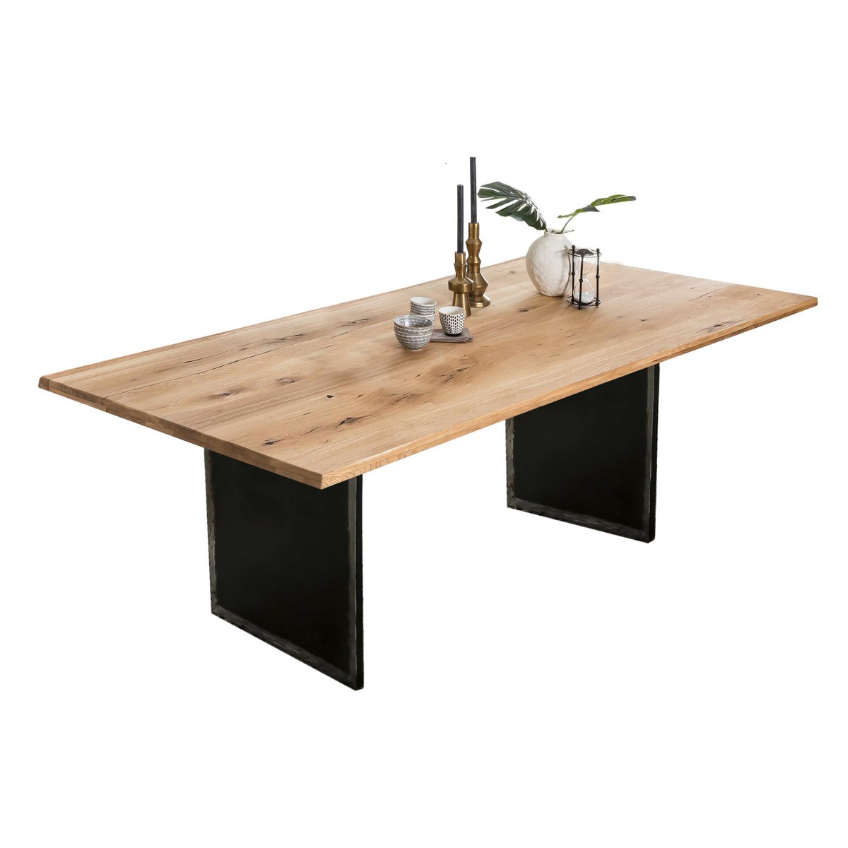 Houten eettafel met metalen frame in industriële stijl