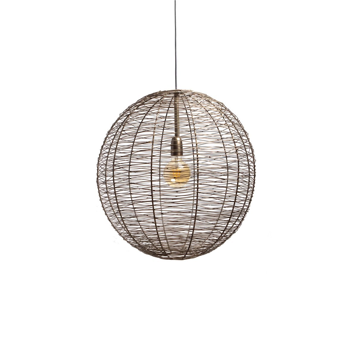 Hanglamp van metaal in antiek brons met een diameter van 55 cm in een interieur