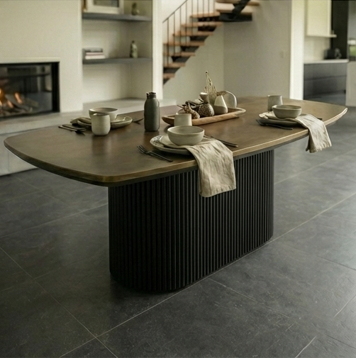 Deens ovale bronzen eettafel op maat met Column onderstel