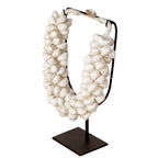 Kleine Schaalketting op Metalen Standaard
