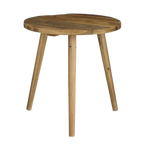 Ronde bijzettafel van gerecycled hout in een moderne woonkamer