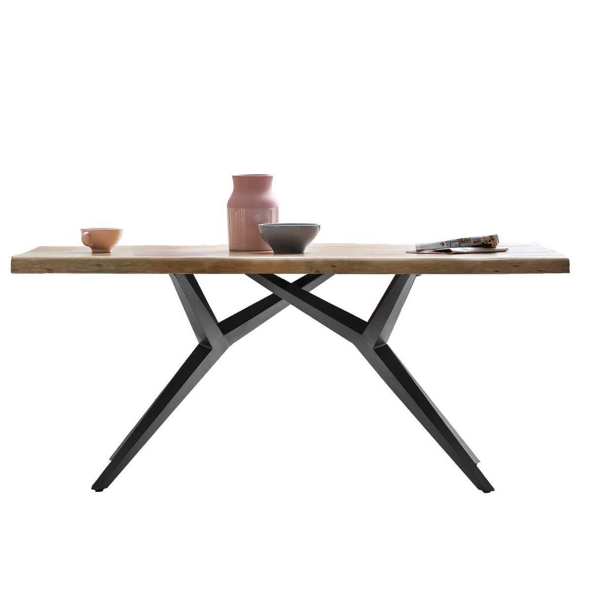 Eettafel van mangohout met metalen frame in industriële stijl