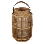 Handgemaakte rattan lantaarn uit Myanmar in sfeervolle setting