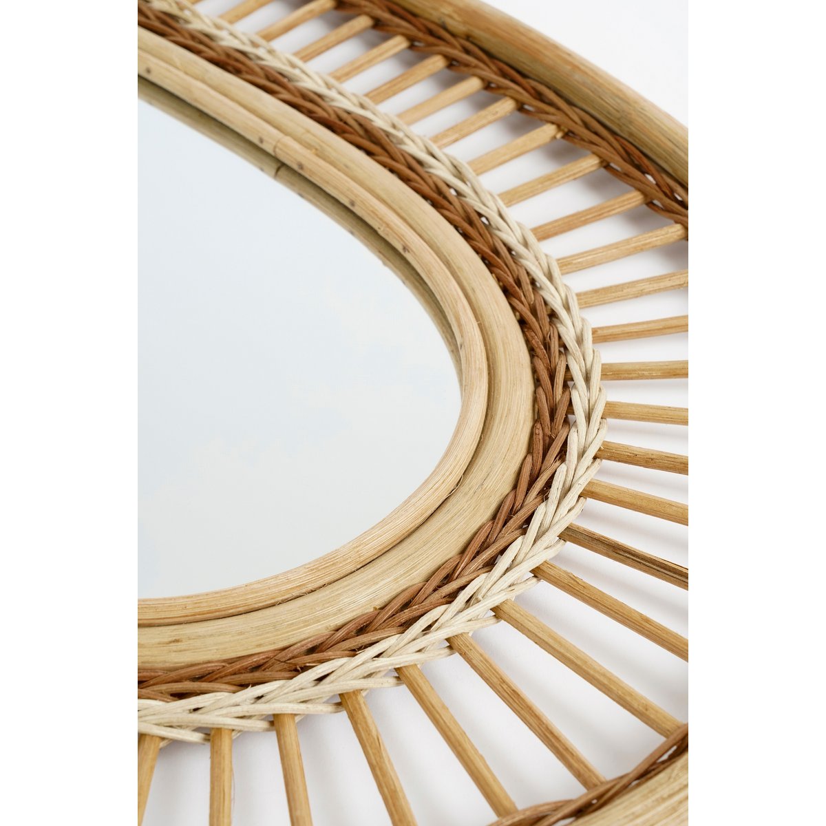 Ovale Wandspiegel Rotan L59 x B40 x H3 cm Lichtbruin