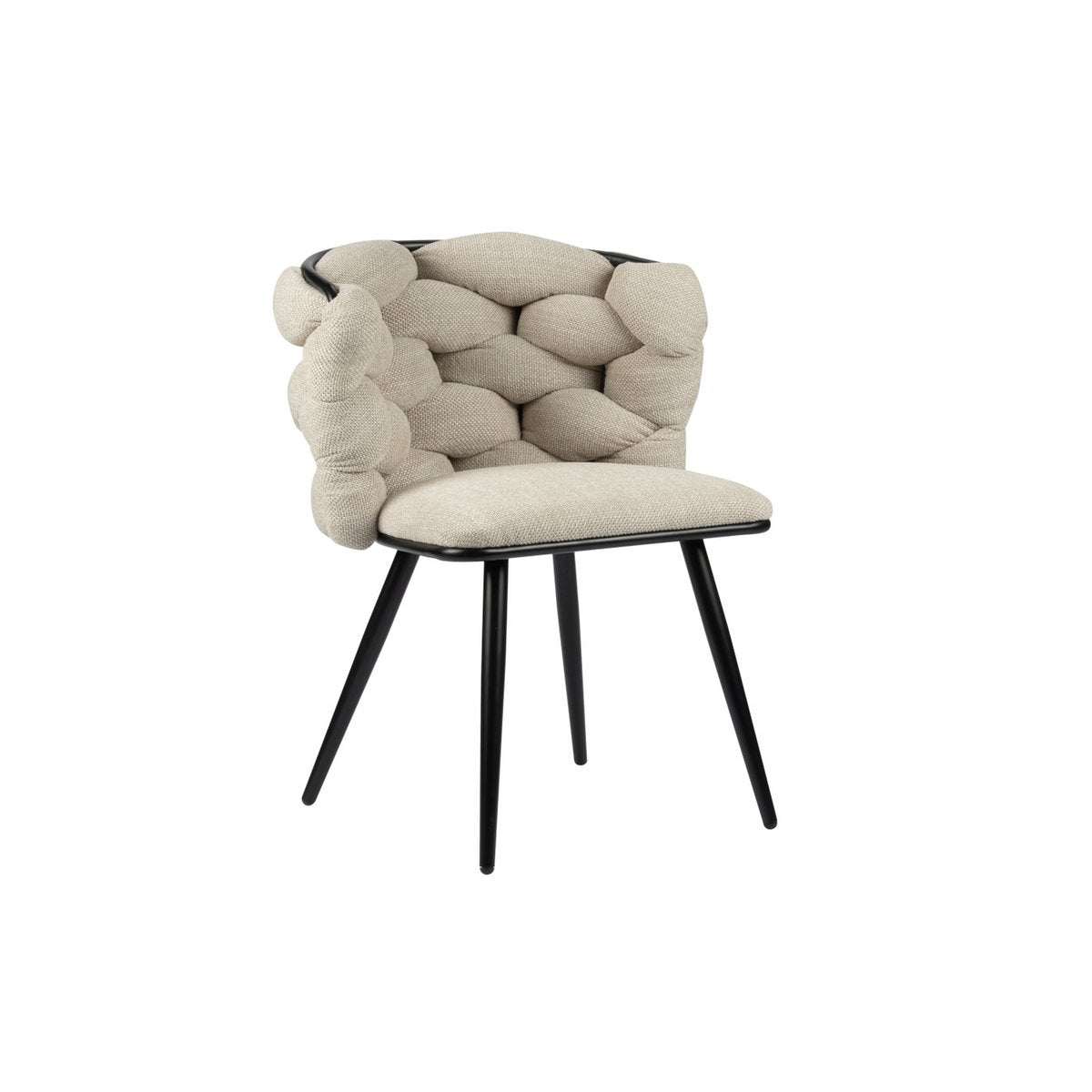 Beige schommelstoel met weefpatroon in moderne eetkamer