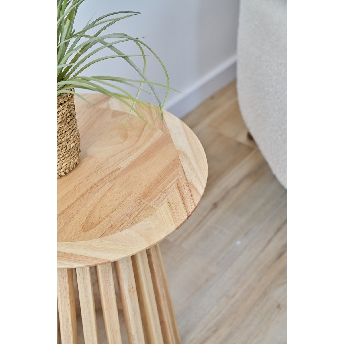Round side table Nusa