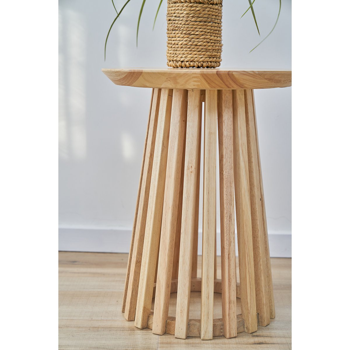 Round side table Nusa