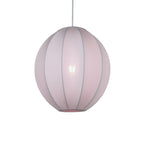 Roze hanglamp van stof in een moderne kamer