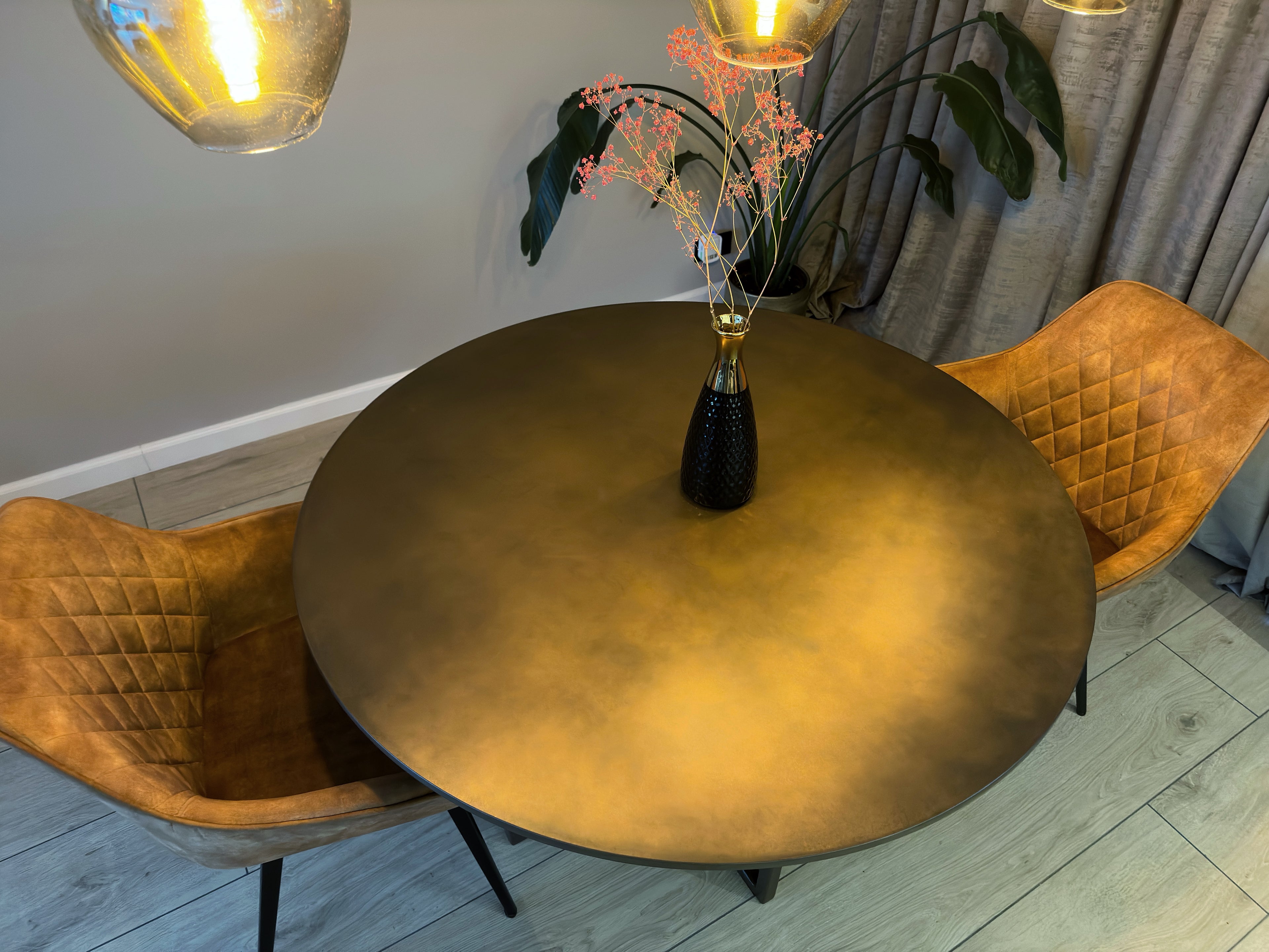 Round dining table Papillon