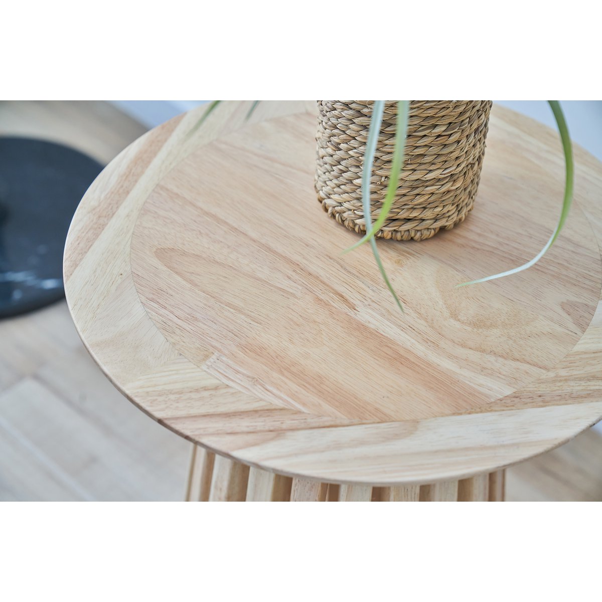 Round side table Nusa