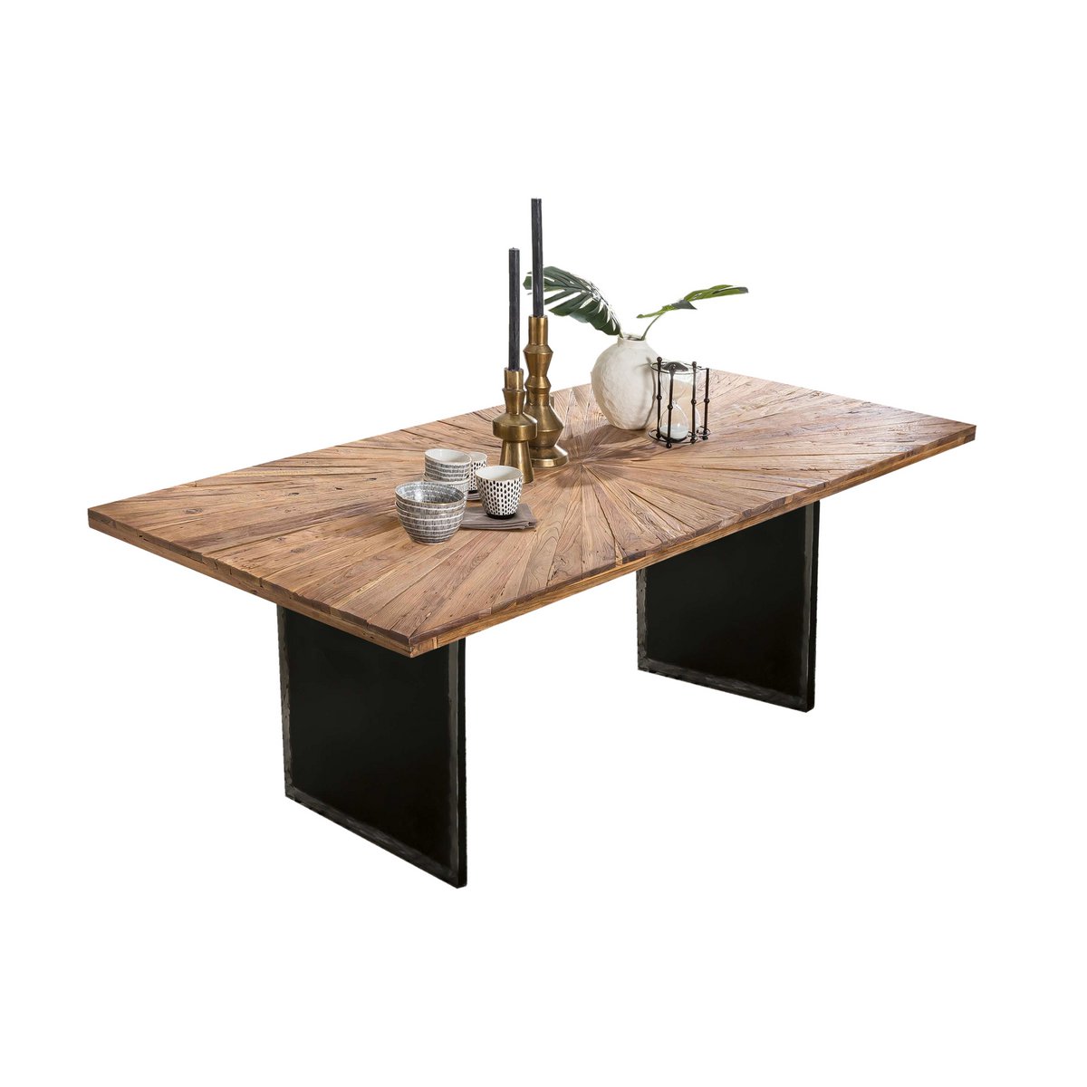 Teakhouten eettafel met metalen frame in industriële stijl