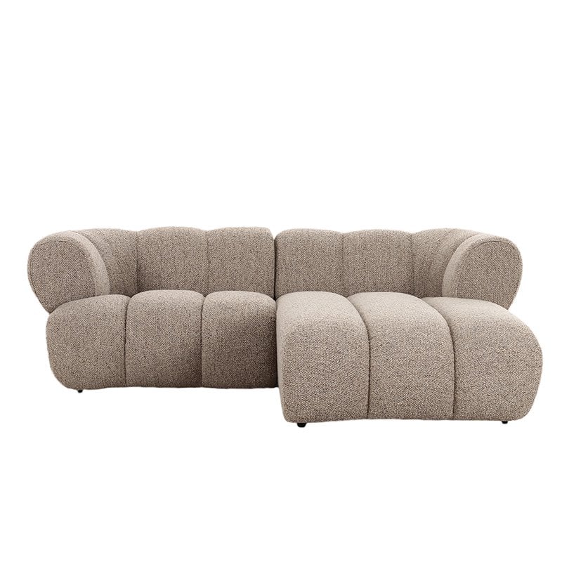 Beige bank met rechter lounge in moderne woonkamer