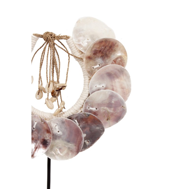 Kleine Schelp Ketting op Metalen Standaard